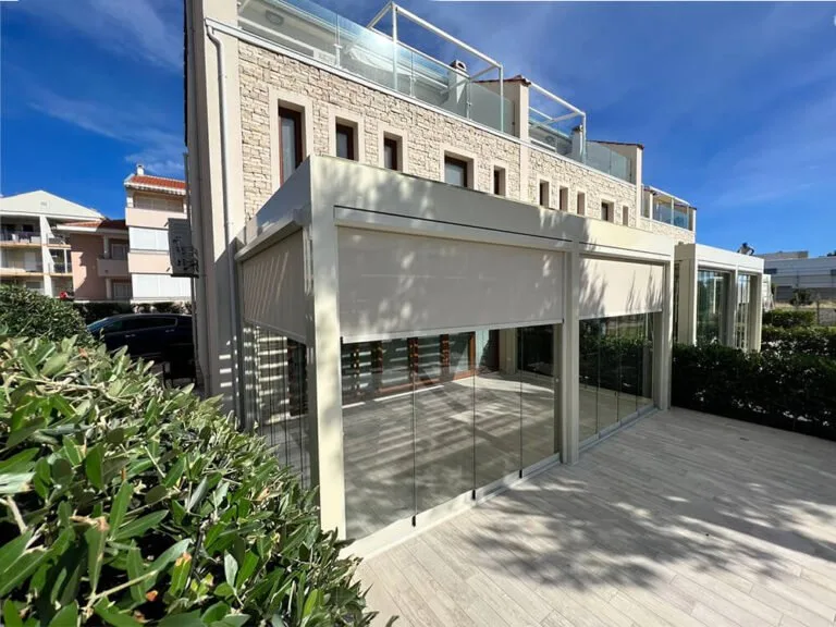 Bioklimatska pergola - montirana u dvorištu