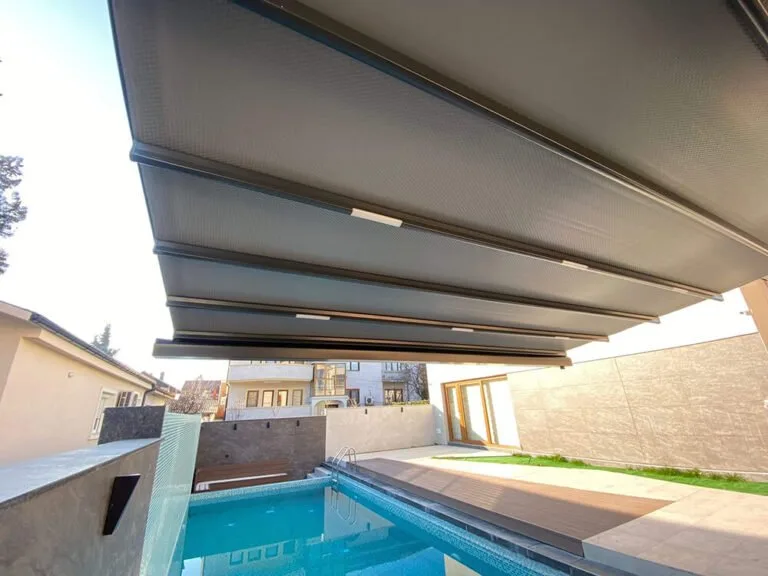 Pergola - samostojeća. montirana iznad bazena